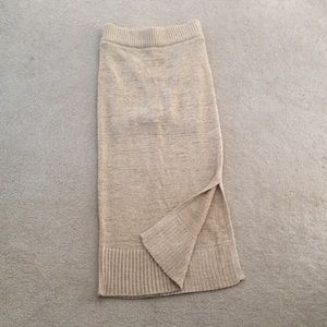 H&M Fitted Midi Skirt with slit